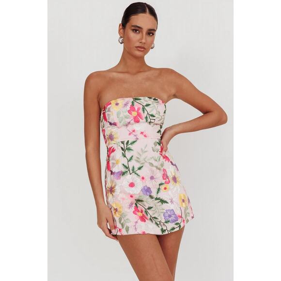 Selfie Leslie Entered The Chat Floral Strapless Mini Dress - Picture 1 of 9